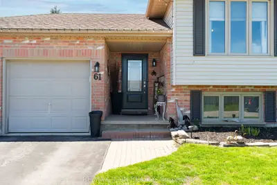 61 Carleton Court, Thames Centre, On N0l 1g2