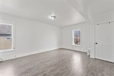 255 Kent Street W Upper, Kawartha Lakes, On K9v 2z3