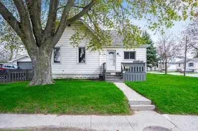 30 Park Avenue E, Chatham-kent, On N7m 3v5