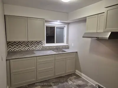 5473 Ontario Avenue 5, Niagara Falls, On L2e 3s4