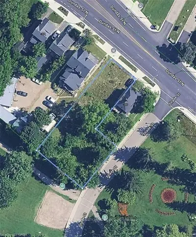 302 Dundas Street N, Cambridge, On N1r 5p7