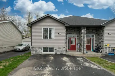 102 Davis Street E A, Quinte West, On K8v 4l1