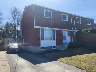 1976 Mckeown Avenue, North Bay, On P1b 7n6