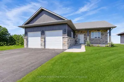 46 Marquis Avenue, Petawawa, On K8h 0e5