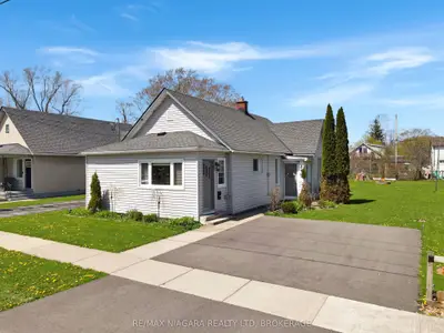 228 Courtwright Street, Fort Erie, On L2a 2r8