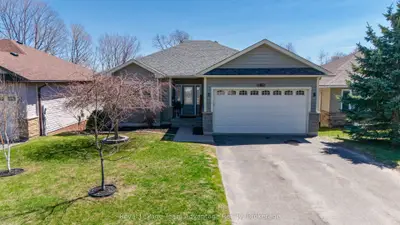 8 Avery Court, Parry Sound, On P2a 3c4