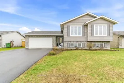 30 Morning Star Street, Petawawa, On K8h 0a1