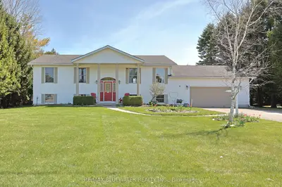 9873 Leonard Street, Lambton Shores, On N0m 1t0