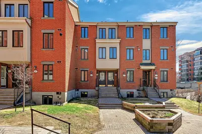 43 Crispin Private, Manor Park - Cardinal Glen And Area, On K1k 2t7