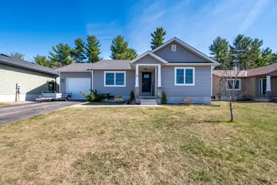 45 Dustin Drive, Petawawa, On K8h 0g3