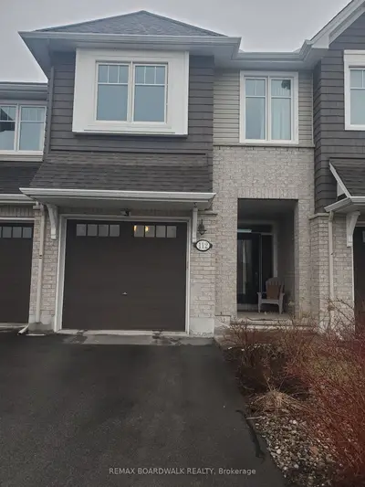 112 Kestrel Street, Blossom Park - Airport And Area, On K1t 0p8