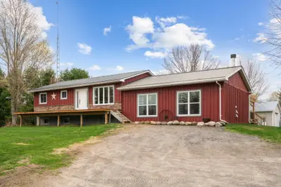 105 Ballycanoe Road, Front Of Yonge, On K0e 1r0