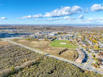 390 Highland Road W, Hamilton, On L8j 0j5