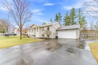610 Hummingbird Lane, Petawawa, On K8h 0a8