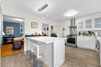 1318 Avenue Q, Alta Vista And Area, On, K1g 0b6