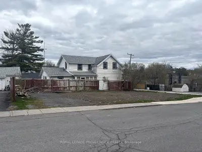 27 Water Street W, Greater Napanee, On K7r 1v3