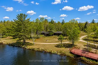 104 K/o Lodge Trail, Laurentian Hills, On K0j 1p0
