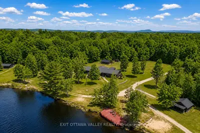 104 K/o Lodge Trail, Laurentian Hills, On K0j 1p0
