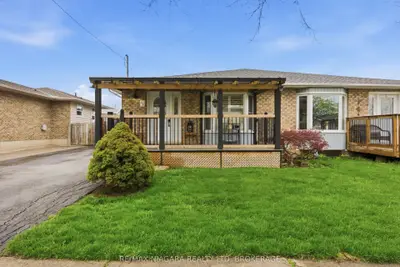 81 Commercial Street, Welland, On L3b 5y8
