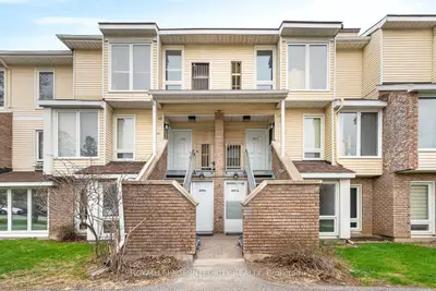 207 Woodfield Drive A, Tanglewood - Grenfell Glen - Pineglen, On K2g 4p2