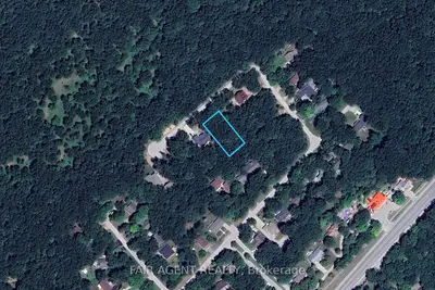 10267 Daniel Avenue, Lambton Shores, On N0m 1t0