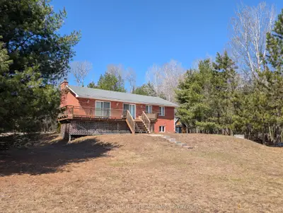 1012 Papineau Lake Road, Hastings Highlands, On K0l 2r0