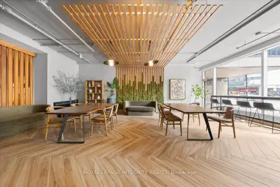 161 Laurier Avenue W 909, Ottawa Centre, On K1p 5j2