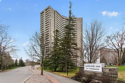 1081 Ambleside Drive 1210, Woodroffe, On K2b 8c8