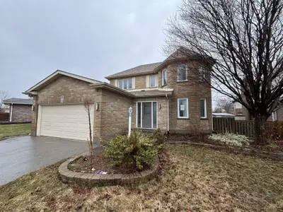 123 Napoleon Court, London East, On N5v 4b2