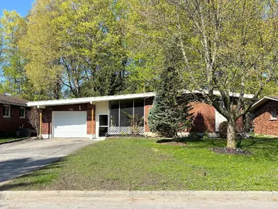 105 Queen Street, Tillsonburg, On N4g 3h4