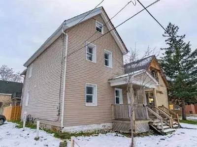 757 King Street, London East, On N5w 2x5