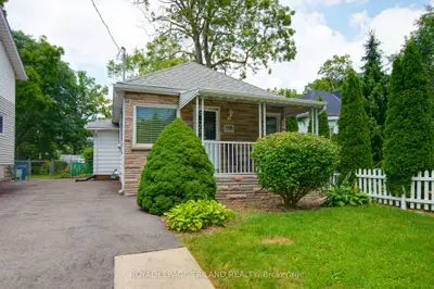 210 Emery Street E, London South, On N6c 2e2