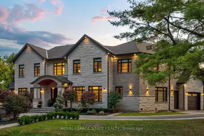 126 McGregor Crescent, Hamilton, ON L9G 1B5