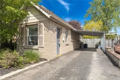 644 Grosvenor Street, London East, On N5y 3t4