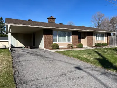 1248 Tompkins Street, Parkway Park - Queensway Terrace S And Area, On K2c 3b7