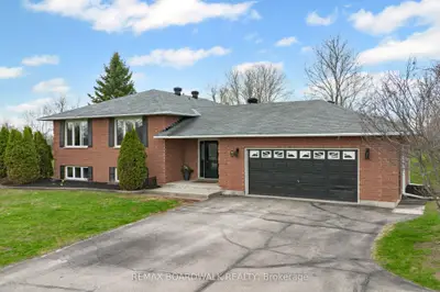 14 Davis Lane, Rideau Lakes, On K7a 4s5