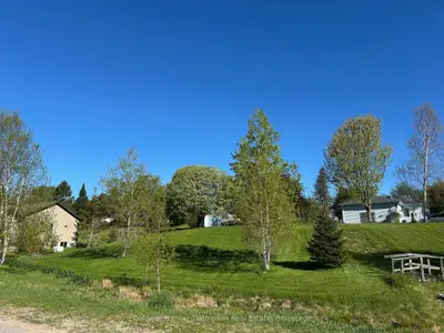 119 Centre Street, Burk's Falls, On P0a 1c0