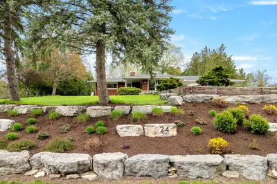 24 Grand Hill Drive, Kitchener, On N2p 2e4