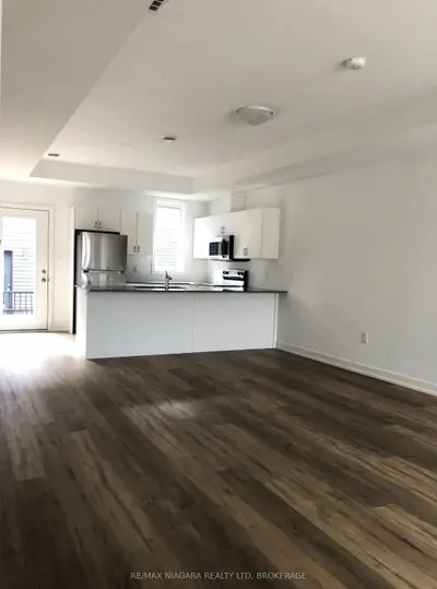 781 Clare Avenue 122, Welland, On L3c 0k1