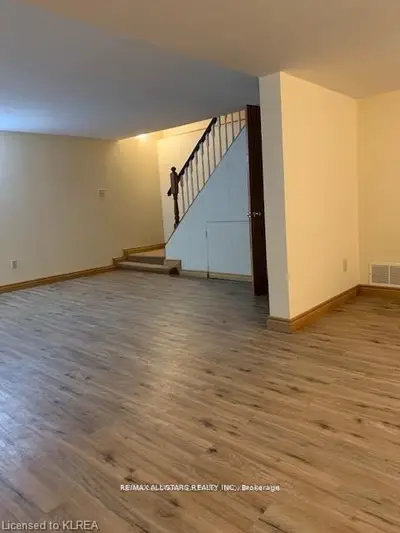 12 Parkway (lower) Avenue, Kawartha Lakes, On K9v 4t9