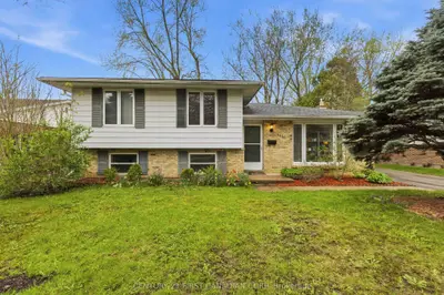 1412 Stoneybrook Crescent, London North, On N5x 1c1