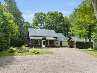 15 Victoria Street, Seguin, On P0c 1j0