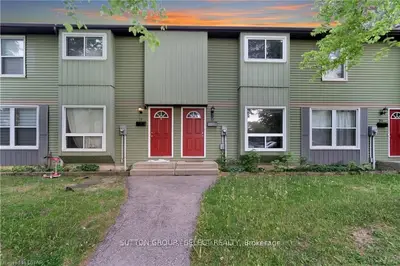 70 Fiddlers Green Road 22, London North, On N6h 4r4