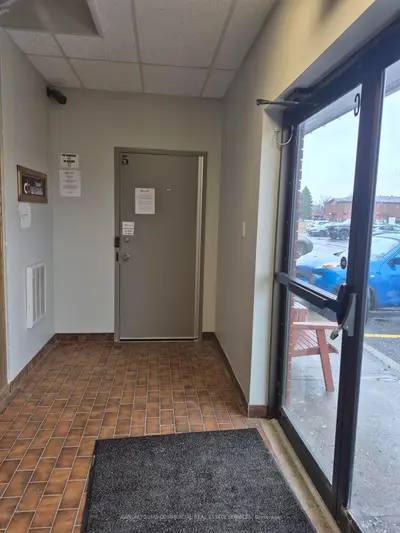 21 Concourse Gate 5, Cityview - Parkwoods Hills - Rideau Shore, On K2e 7s4