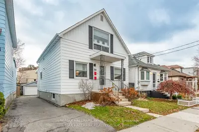 324 Montfort Street, Vanier And Kingsview Park, On K1l 5n4