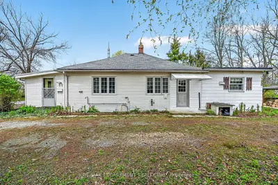 313 John Street, Norfolk, On N3y 2z1