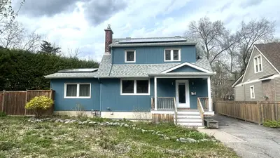 229 Greensway Avenue, Vanier And Kingsview Park, On K1l 7v3