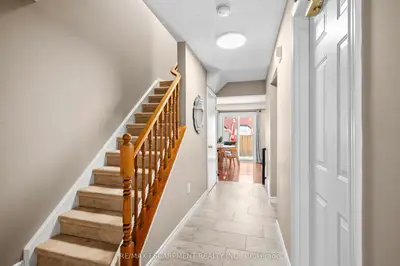 610 Barton Street 12, Hamilton, On L8e 5v2