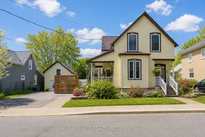 21 Centre Street, Prince Edward County, On K0k 2t0