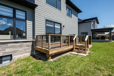 111 Stoneleigh Drive, Blue Mountains, On L9y 4p5